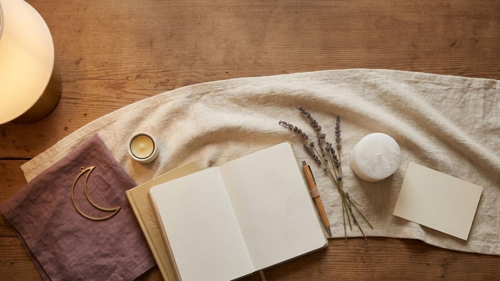 New Moon to Full Moon: A Simple Monthly Ritual Flow